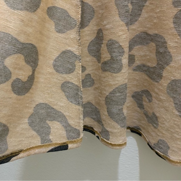 Leopard Animal Print semi-sheer‎ overlay light weight sweater.  Short sleeve M - Picture 10 of 11